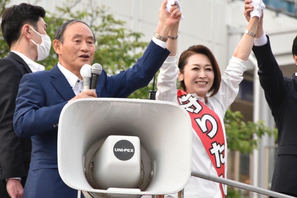 たまプラーザ駅　街頭演説会