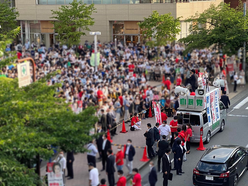 たまプラーザ駅　街頭演説会