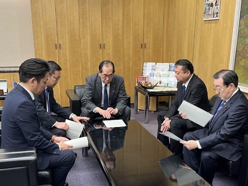 懐かしい総務大臣室・大臣要望へ