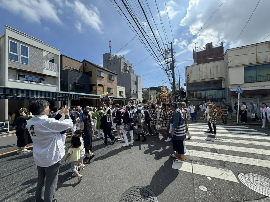 【本牧・根岸地区運動会、第６地区祭礼連合渡御】地域の世代をつなぐ