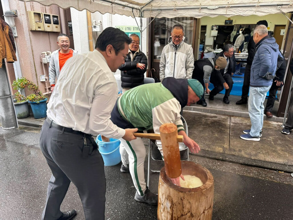 【もちつき大会と野球納会】笑顔が一番