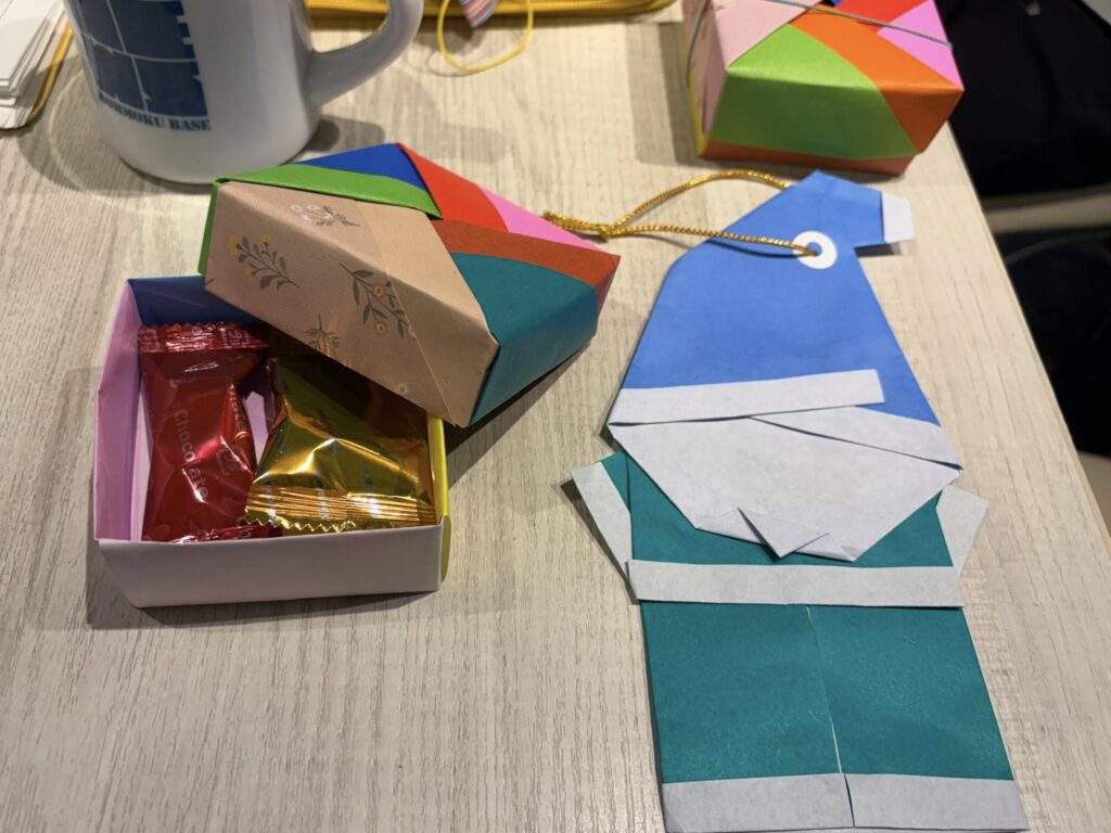 【折り紙】クリスマスの手づくりプレゼント