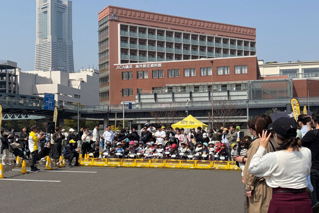 みなとみらいでストライダー