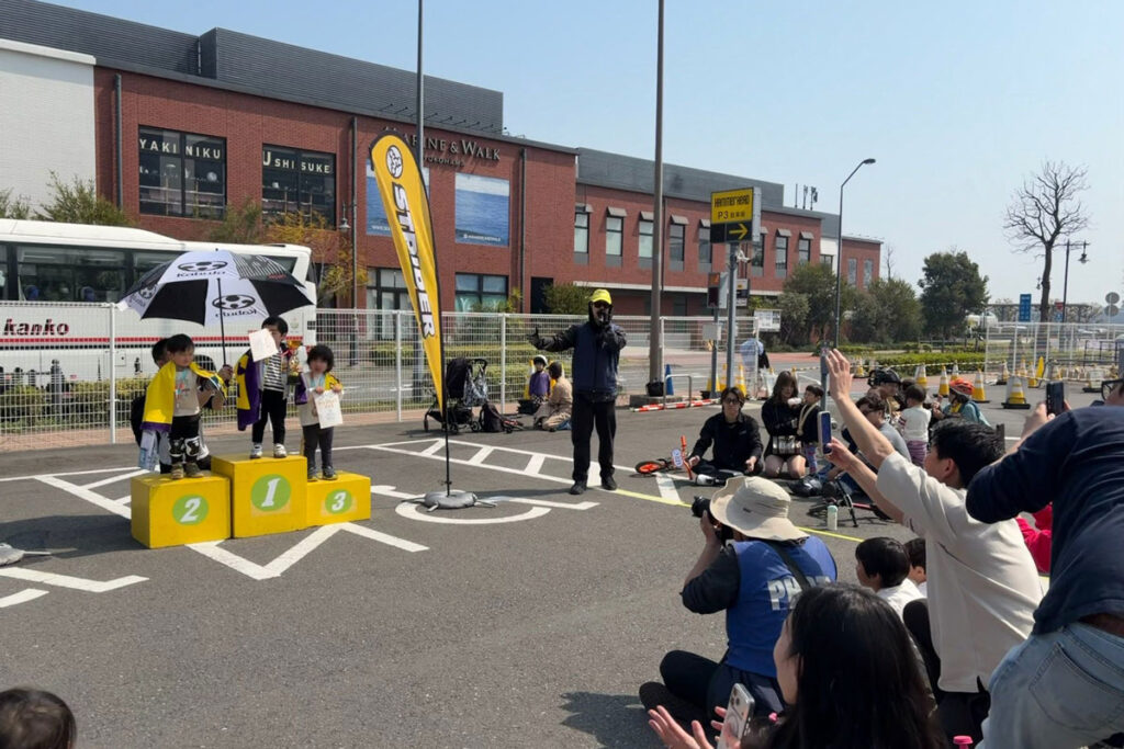 みなとみらいでストライダー