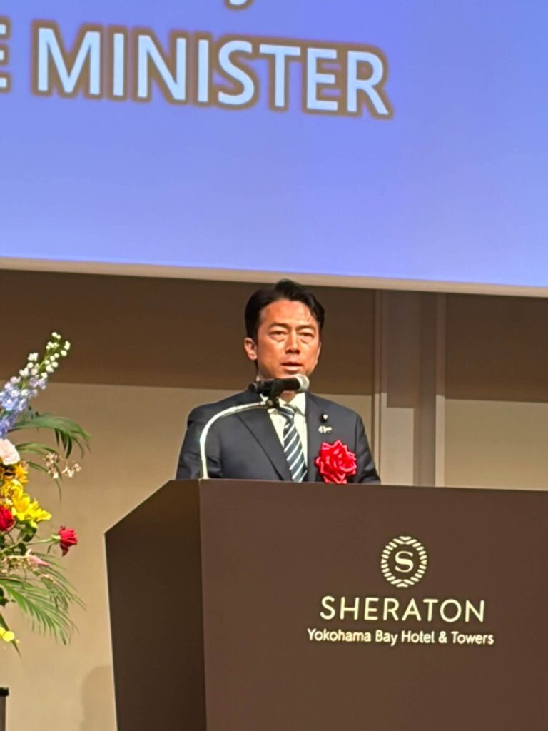 降伏文書調印から81年・根岸住宅地区の返還記念式典へ